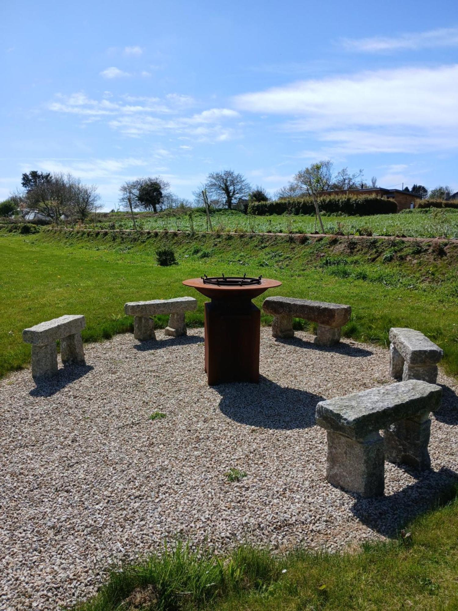 Au Dolmen de Kerhus Toppen Saint-Vougay Exterior foto